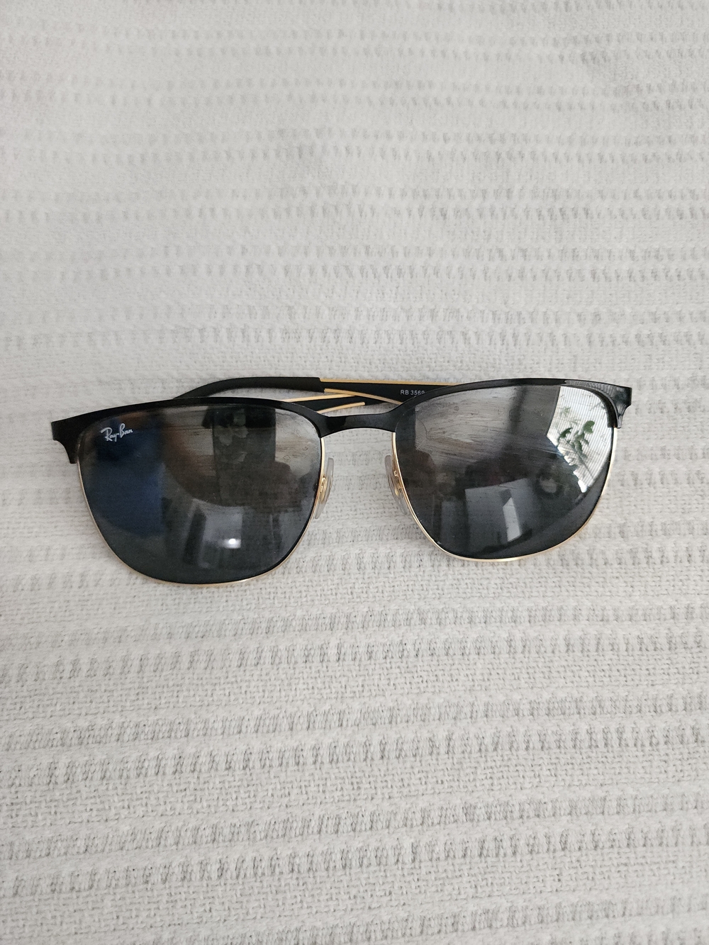 Women's Ray-Ban Sunglasses in Black and Gold